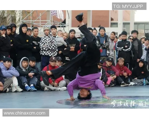 杭州攀岩队在世界街舞大赛中以97分稳居积分榜首位